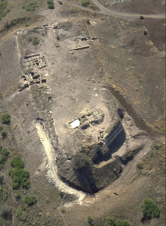 vue arérienne des vestiges du castelet du gué de Jacob; source:http://www.templedeparis.fr/2013/10/06/chastelet-du-gué-de-jacob/